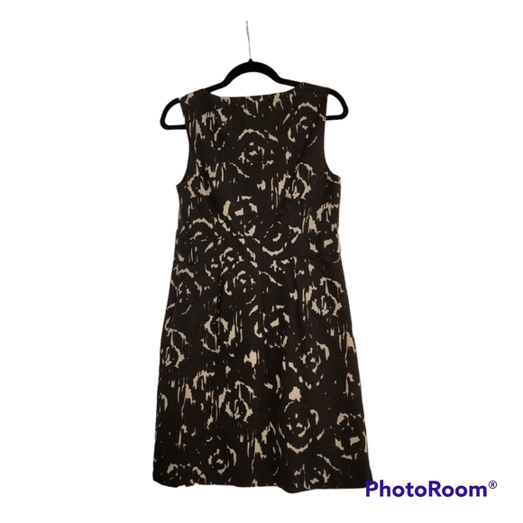 Limited Dress (above the knee) - Picture 2 of 4